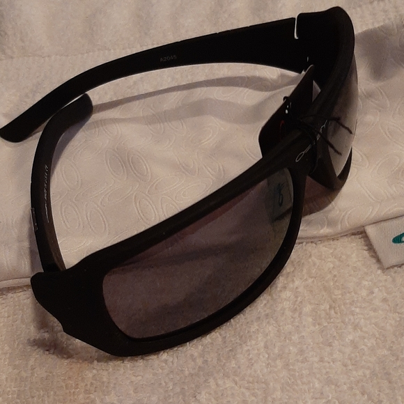 OAKLEY sunglasses - Picture 6 of 11